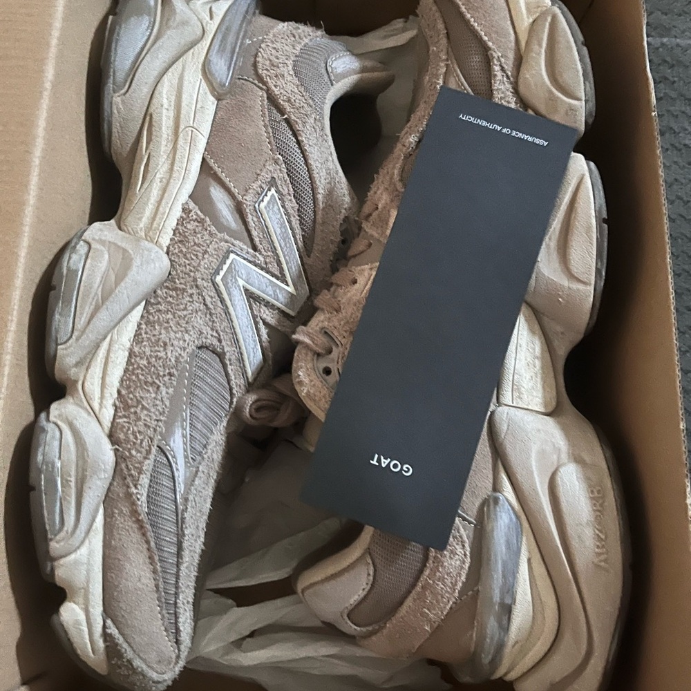 New Balance 9060 Mushroom